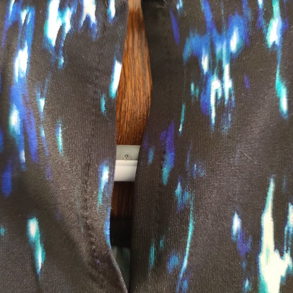 4 for $28 - Tahari - Arthur S. Levine - Sleeveless Top - size: L - Picture 2 of 5